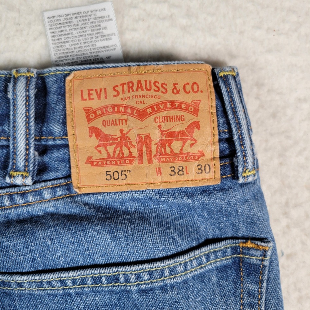 Levi's 505 Regular Fit Jeans Mens 38x30 Blue Medium Wash Straight Leg Denim - Picture 15 of 16